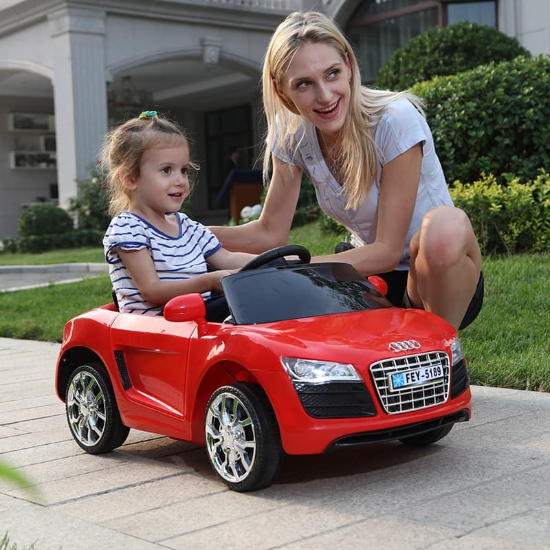 2 lý do phụ huynh nên lựa chọn xe ô tô điện trẻ em có điều khiển