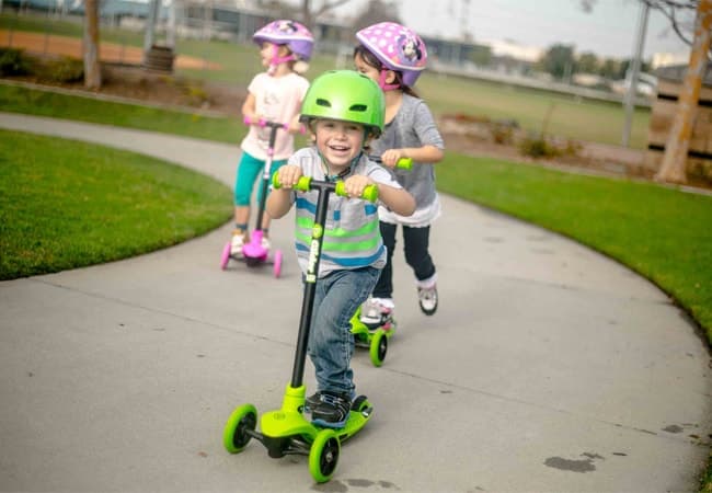 Cẩm nang chọn mua xe trượt scooter cho bé từ A - Z